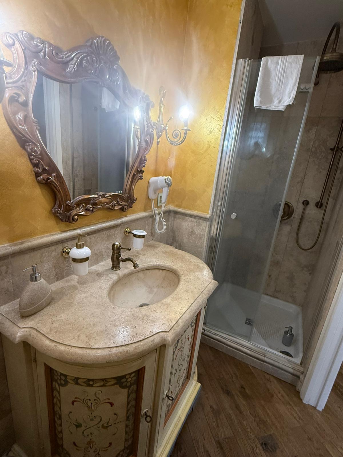 Suite Luxury con SPA Privata e Idromassaggio in Grotta