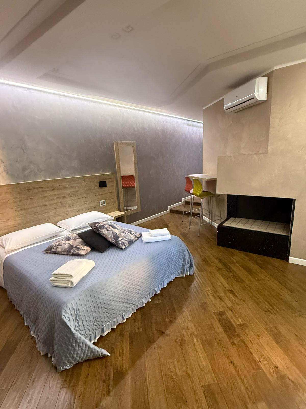 Camera Standard 2 con Cucina a Scomparsa (Monolocale Uso Residence)
