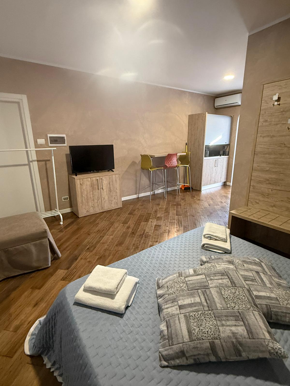 Camera Standard 3 con Cucina (Monolocale Uso Residence)